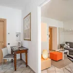 Guesthost - Cosy 200m From Como-borghi Station Como