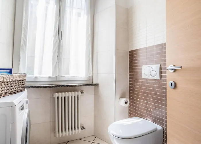 Guesthost - Cosy 200m From Como-borghi Station * Комо