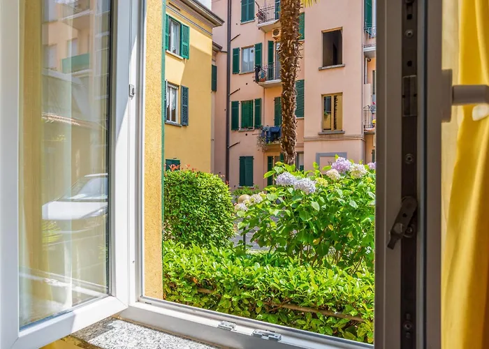 Guesthost - Cosy 200m From Como-borghi Station Комо