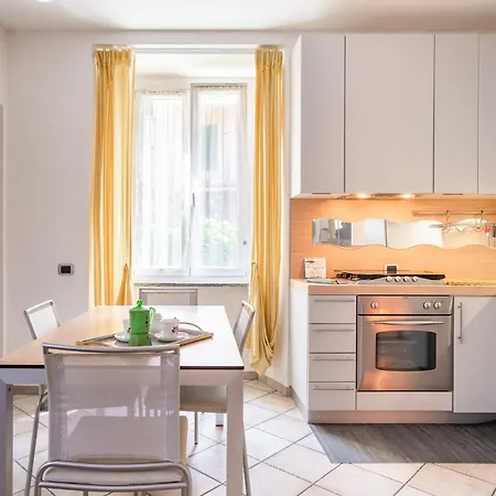 דירה Guesthost - Cosy 200m From Como-borghi Station